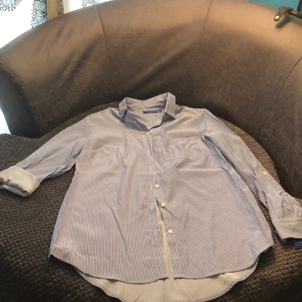 NWT Apt 9 Button down shirt, size small